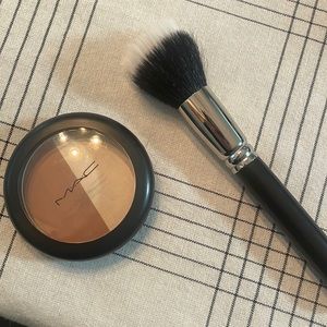 Mac 187 Brush and bonus sculpt and shape powder